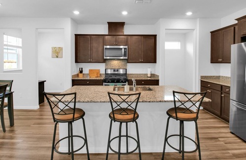 Brentwood House | LuxeAM4: Modern, Sleek 4BR, Brand New & Stylish