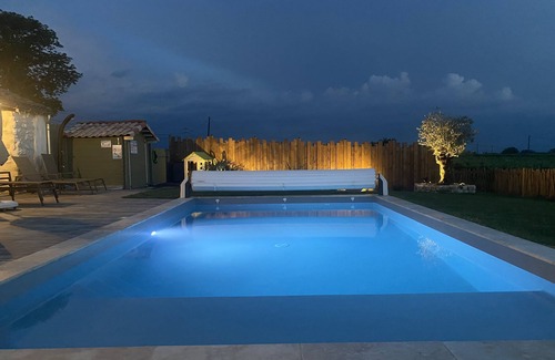 Les Leves-et-Thoumeyragues Villa | Luxury stone house with view and heated pool