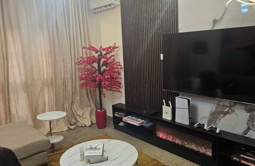 Port Harcourt Apartment | Luxurious 2-bedroom apartment with WiFi and AC in GRA, Port Harcourt