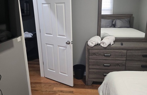 Lower Vailsburg Apartment | Luxurious 2-bedroom apartment with WiFi, AC in tranquil Irvington