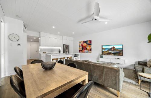 Mooloolaba Apartment | Luxurious 3 bedroom apartrment in Mirra Chana on Parkyn Parade