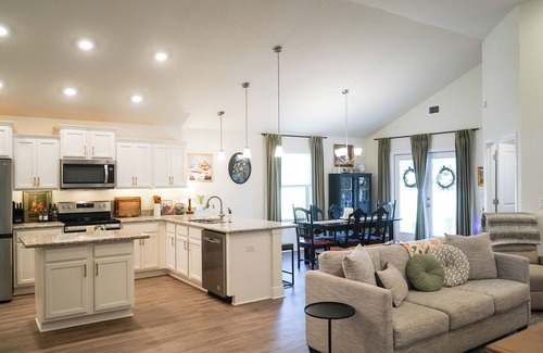 Gulf Breeze House | Luxurious 3 Bedroom Home - The Emerald Coast Escape