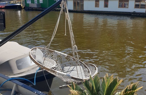 Plantage Boat Rental | Luxurious 3BR/2BA 110m² houseboat in Amsterdam Centre!