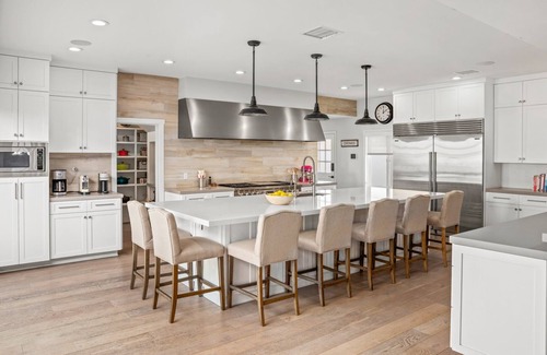 Coronado House | Luxurious 5 bedroom home -1 block to beach!nlong term or summer months
