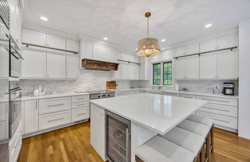 East Falmouth House | Luxurious 7-Bedroom Home near Ocean