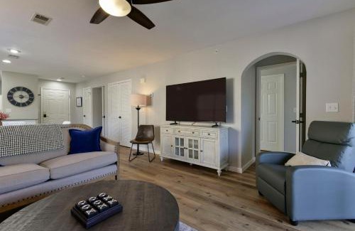 Branson Apartment | Luxurious Condo at Holiday Hills Resort - Beautifully Updated and Affordable - Family Amenities - No Steps