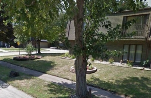 Moline Condo | Luxurious Condo family-friendly nCloser to attractions!nEatery,Walmart&lot more!
