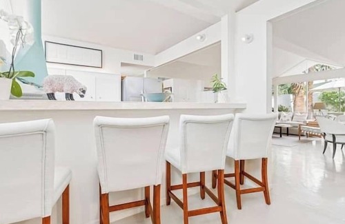 Araby Commons Condo | Luxurious Desert Condo Feat. In Modernism Week