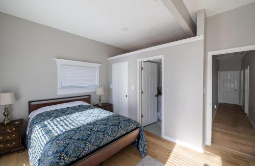 St. Joseph Historic Neighborhood Villa | Luxurious Downtown Location - Entire house