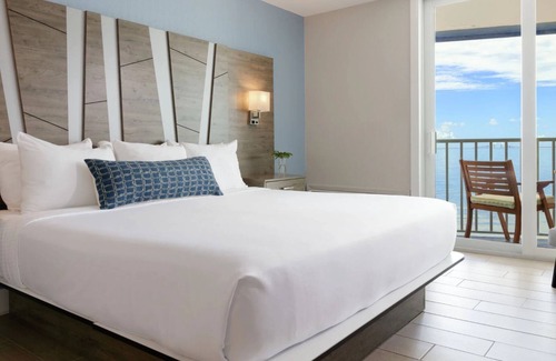 Pinellas Point Hotel | Luxurious Hideaway | Perfect for Relaxation & Adventure Seekers | Pet-Friendly