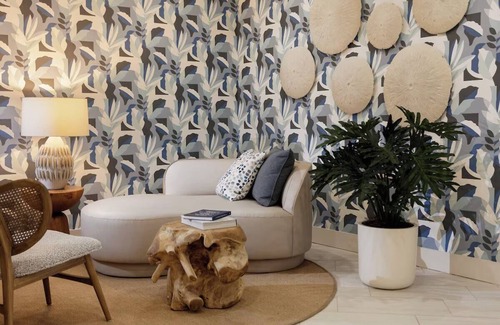 Pinellas Point Hotel | Luxurious Hideaway | Perfect for Relaxation & Adventure Seekers | Pet-Friendly