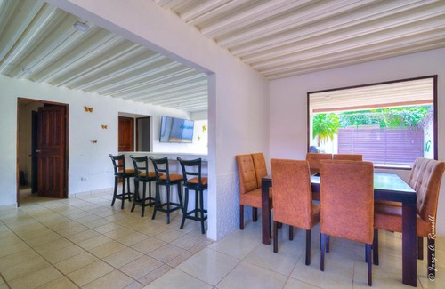 Jaco House | Luxurious Hideaway with Pool and Rooftop Deck