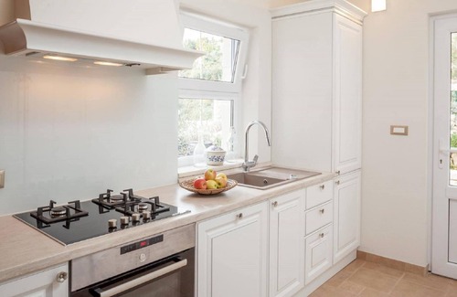 Makarska House | Luxurious Holiday Home in Makarska with Hot Tub