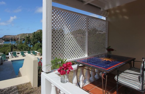 Freemans Bay House | Luxurious Home with Guesthouses and Private Pool on the Beach in English Harbour