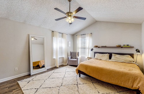 Rosewood Hill House | Luxurious home with private salt water pool, fenced in back yard + W/D