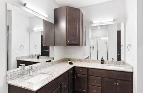 North Raleigh Apartment | Luxurious King 2BR Suite in North Raleigh!