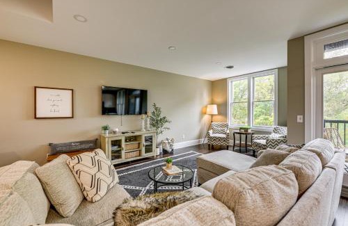 Akron Apartment | Luxurious Litfin Loft On Main Street in Akron