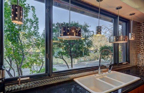 Scotch Eighty House | LUXURIOUS PRIVATE ESTATE PRIME LOCATION, L ,T, R