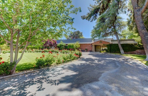 Scotch Eighty House | LUXURIOUS PRIVATE ESTATE PRIME LOCATION, L ,T, R