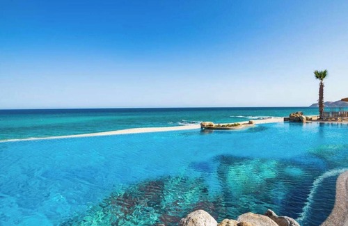 Cabo San Lucas Resort | Luxurious Resort on Beautiful Sandy Beach w/Lazy River Pool, Spa, & Golfing