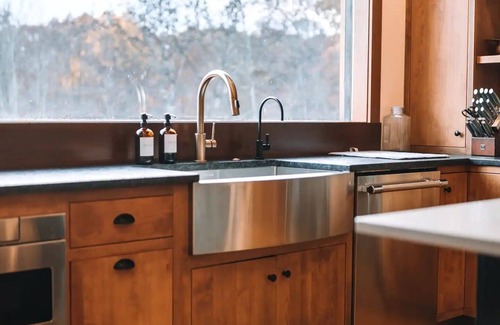 Logan Cabin | Luxurious & secluded lodge with scenic views