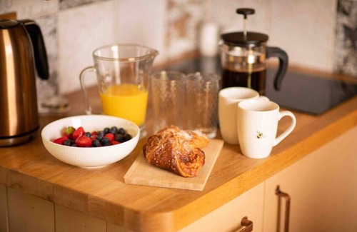 Monmouth Cabin | Luxurious shepherd's hut in a secluded countryside location with fantastic views