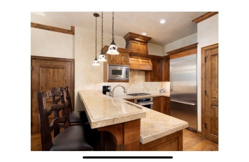 Aspen Resort | Luxurious, spacious 2 bdrm, 2 bth condo in the heart of Aspen, base of Aspen Mt.