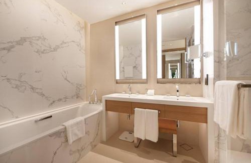 Downtown Dubai Apartment | Luxurious stay in Downtown Dubai