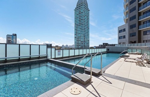 Takapuna Apartment | Luxurious Takapuna 1BR Apt