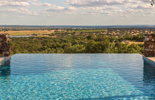 Redondo Villa | Luxurious Traditional Farmhouse on Alentejano Cork Farm