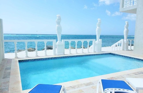Savaneta House | Luxurious Villa Fillipe 2 Brand New! Sea View: Spacious, Private Pool & AC!
