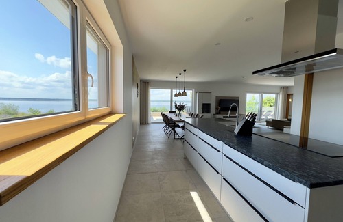 Muldestausee Villa | Luxurious Villa Möwengeflüster - 220sqm apartment for max. 8 guests + sauna by the lake