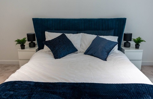 Royal Docks Apartment | Luxury 1-Bedroom Escape