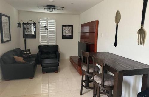 Sun City House | Luxury 1200 sqft 1bdrm retreat with den