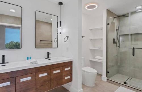 South Eola Apartment | Luxury 1260sq ft 2 Bd 2BTH in DT