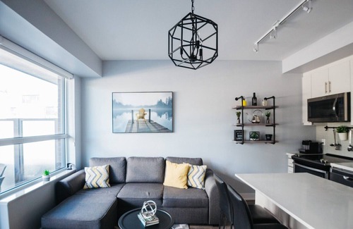 Innisfil Apartment | Luxury 1BD Condo @ All Season Waterfront Resort
