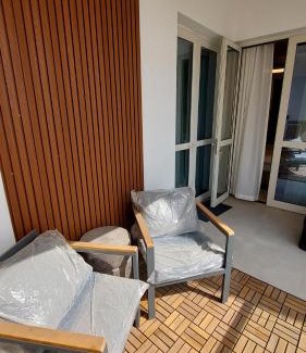 Muscat Hills Apartment | Luxury 1BHK with Balcony - Muscat Hills