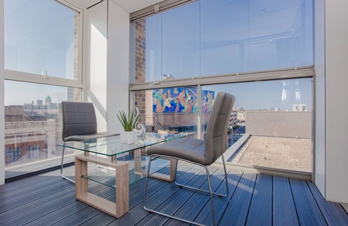 Ferndale Apartment | Luxury 2 Bedroom/2 Bath Flat next to Brixton Station/O2 Academy for Max 7 Guests