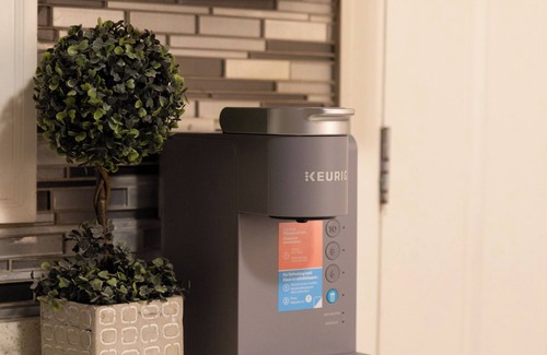 Newton House | Luxury 2 Bedroom Surrey Basement Suite, Sleeps 6