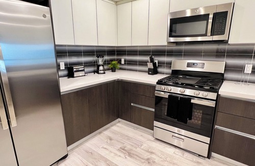 West Hollywood Hotel | Luxury 2 BR in Century City w/Parking & W/D