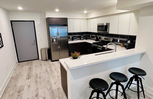 West Hollywood Hotel | Luxury 2 BR in Century City w/Parking & W/D