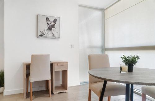Peninsula Apartment | Luxury 2 BR Riverview Ensuite Flat in Greenwich Near O2&Excel