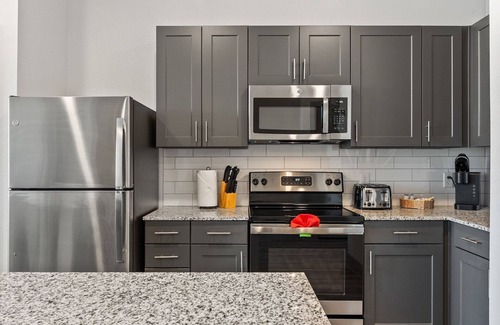 Stony Ridge North Apartment | Luxury 2BD/2BA Next to Airport 8439