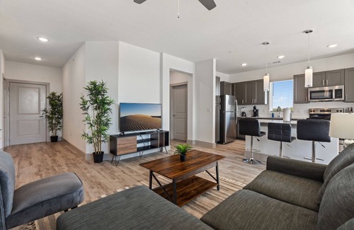 Stony Ridge North Apartment | Luxury 2BD/2BA Next to Airport 3894