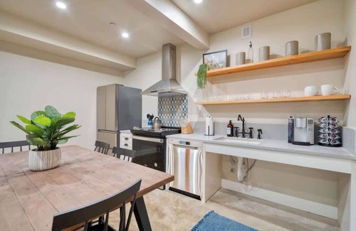 Mississippi District Apartment | Luxury 2BR Mississisppi Home 95 WalkScore