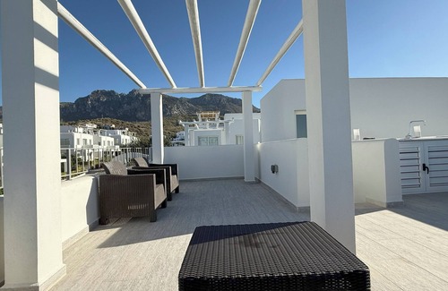 Karavas Apartment | Luxury 2BR Penthouse in Gated Complex with Terrace, Pool and Gym