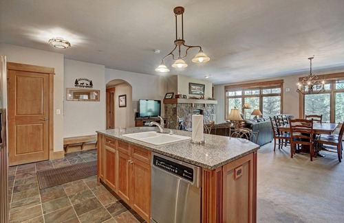 River Run Condo | Luxury 3 Br In River Run Village Featuring Ski In, Ski Out! No Cleaning Fees! 3 Bedroom Condo by RedAwning
