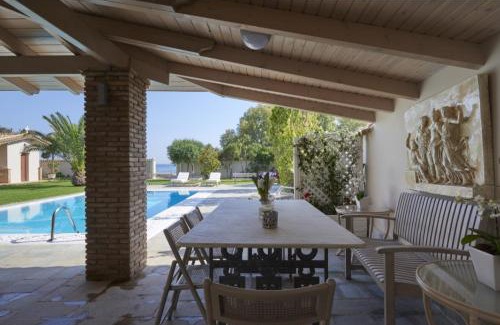 Saronikos Villa | Luxury 4 Bdrm Villa with Pvt Pool on the beach