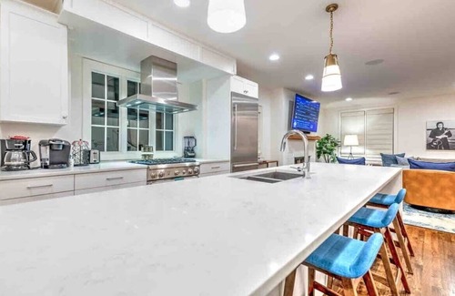 Hillsboro West End House | Luxury 4 Bedroom Home Game Room 13 Beds!