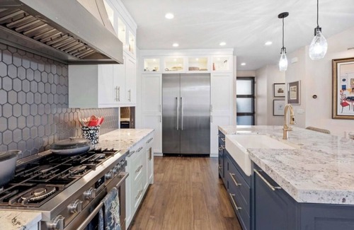 Ivins House | Luxury 4-bedroom Retreat- stellar red rock views – St. George's Premier Getaway